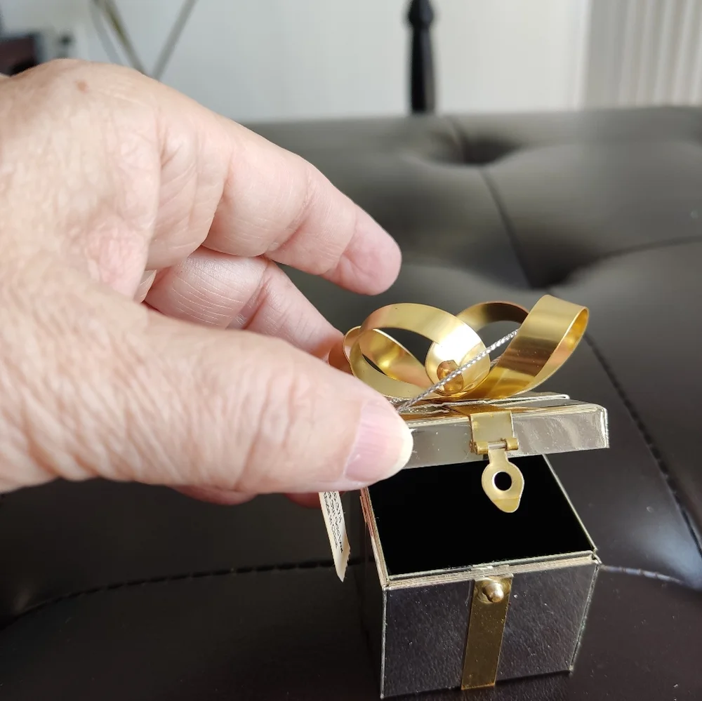 NWT Crate & Barrel Vintage Small Metallic Gift Box Ornament with Gold Bow